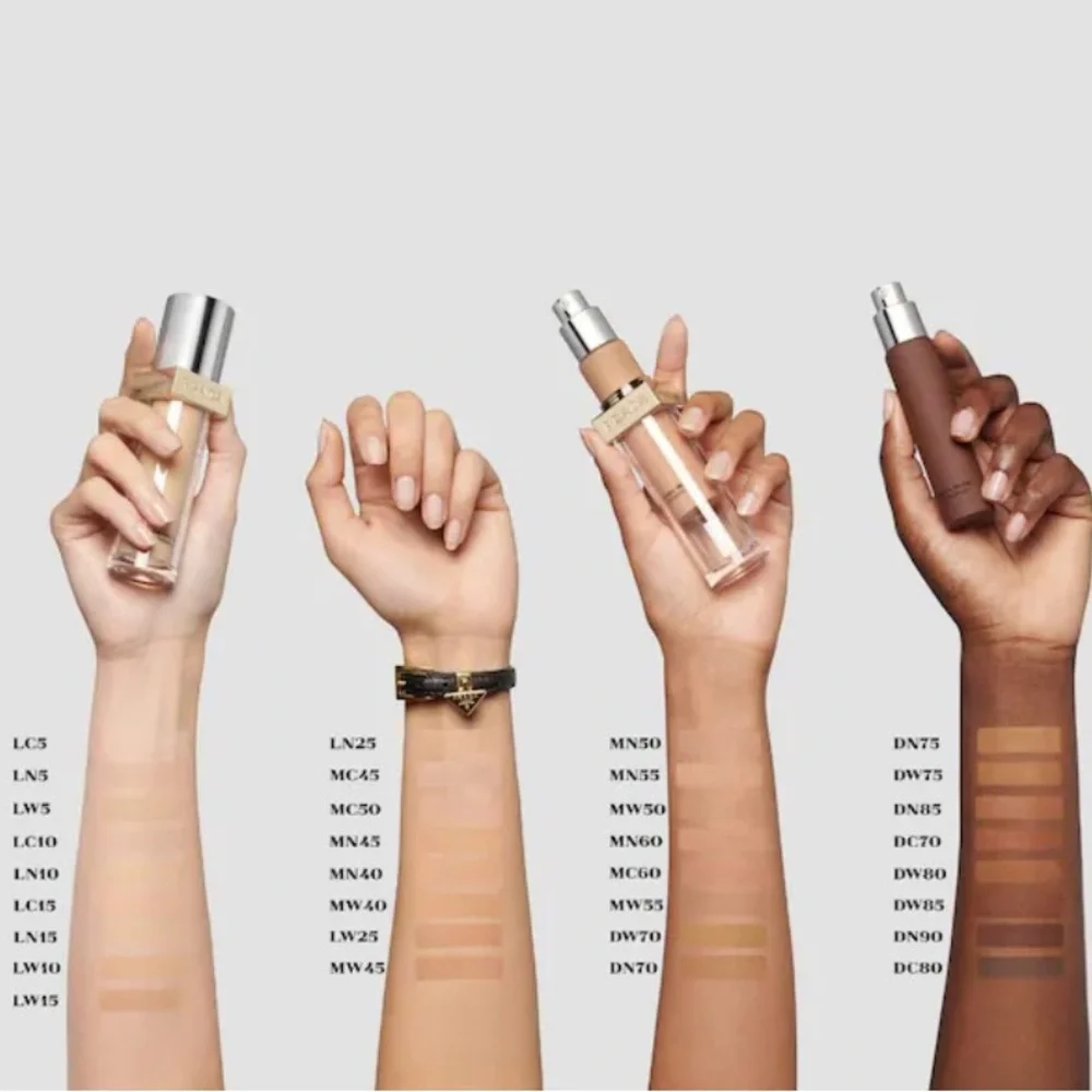 5 for 25⚡️Prada Reveal Skin Optimizing Soft Matte Foundation 3.3g Sample Card